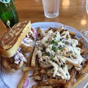 Sea Rocket Oyster House - Poboy - Cocktail Bars Near Me - Charlottetown, Prince Edward Island Sea Rocket Oyster House - Poboy - Cocktail Bars Near Me - Charlottetown, Prince Edward Island
