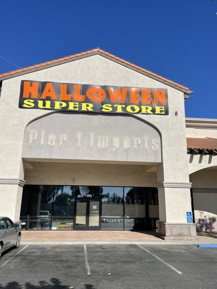 PHANTOM HALLOWEEN STORE TEMP. CLOSED Updated June 2024 73 Photos