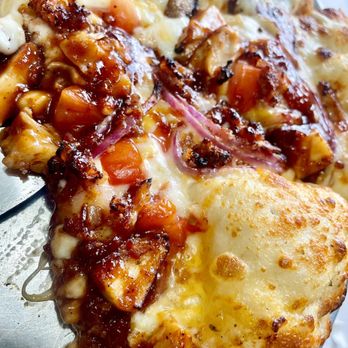 Round Table Pizza - BBQ Chicken - Pizza Near Me - Elko, Nevada