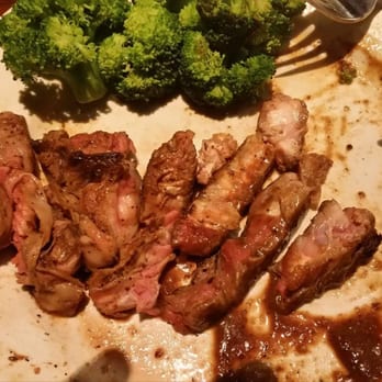 LongHorn Steakhouse - My boyfriend's steak was mostly fat and gristle. The fat ran through the entire steak, so he made to chew and chew. - Steakhouses Near Me - Spring, Texas