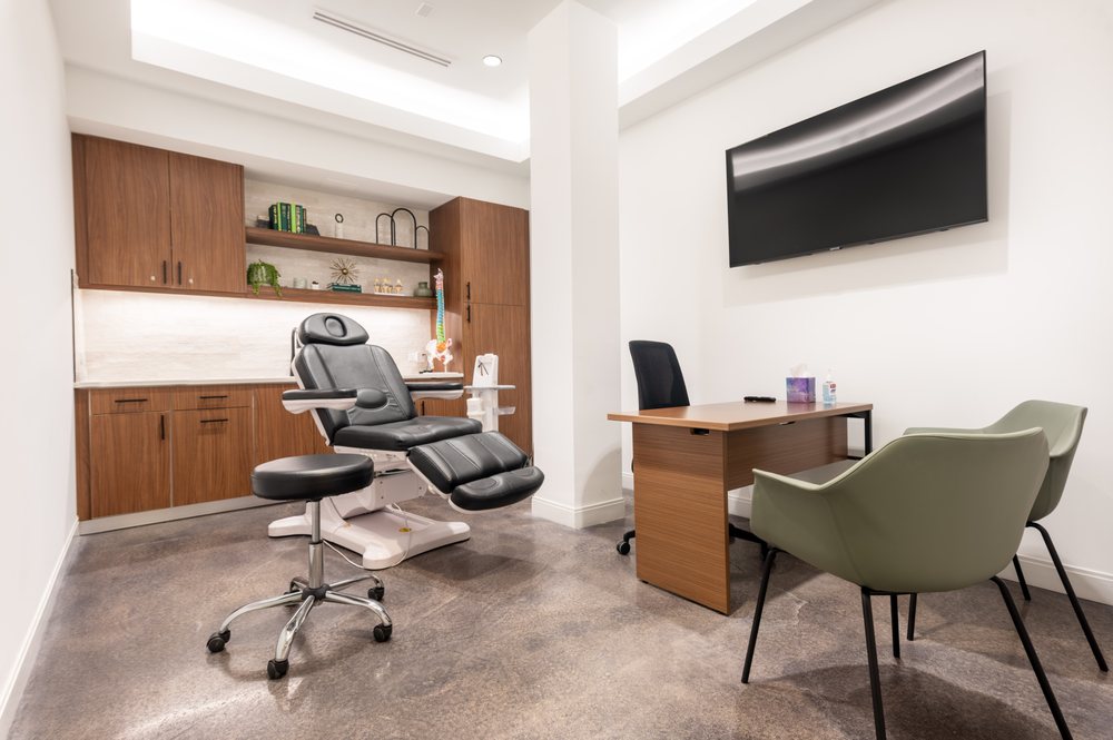 R3 HEALTH Updated September 2024 34 Photos & 10 Reviews 2513 S