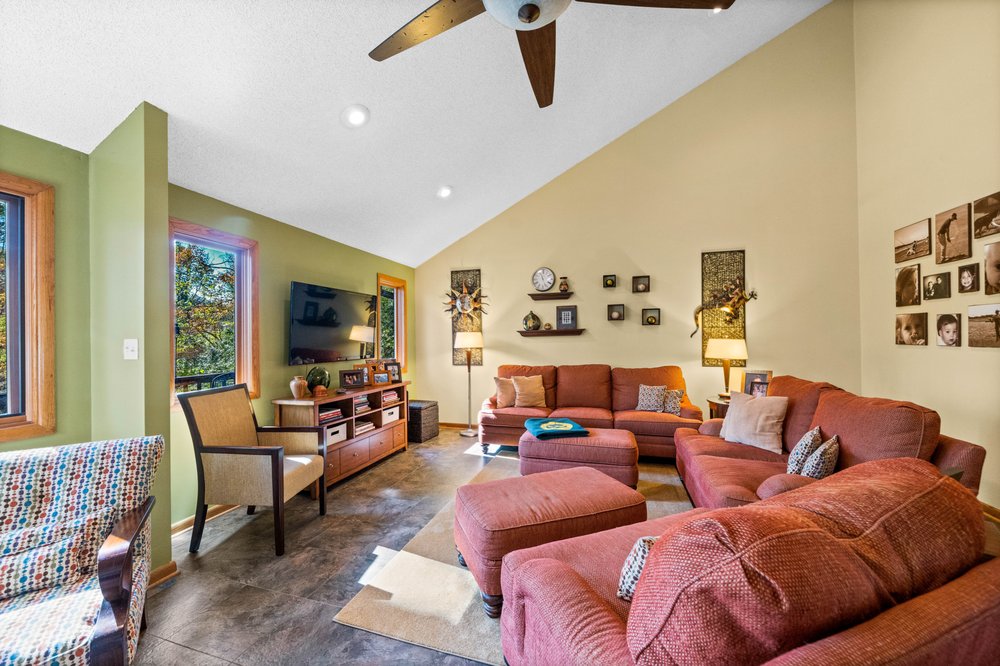 KAY LOFTIN COLDWELL BANKER BOYD & HASSELL REALTORS with photos