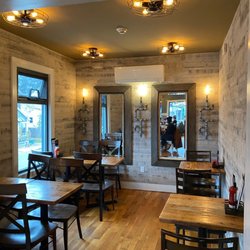Lola's Cafe - More seating area
