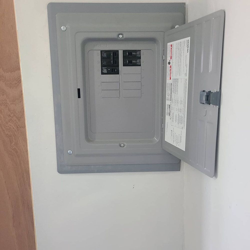 Slide of Blooming Electrician Service