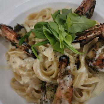 Limoncello at the Orange Inn - Lemon garlic cream sauce pasta with shrimp - Italian Near Me - Goshen, New York Limoncello at the Orange Inn - Lemon garlic cream sauce pasta with shrimp - Italian Near Me - Goshen, New York