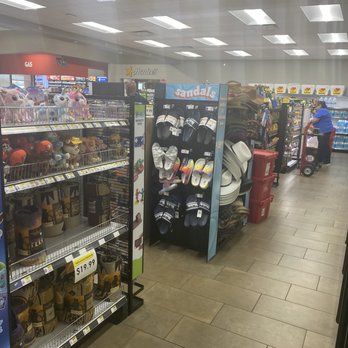 Love's Travel Stop - a view of a grocery store - Convenience Stores Near Me - Hillsboro, Tennessee