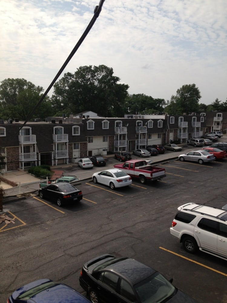 SPRING VALLEY APARTMENTS Updated May 2024 3821 Springfield St