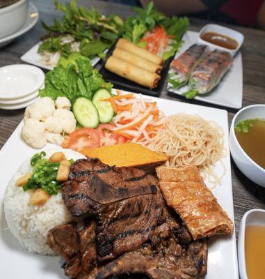 Pho Leo & Grill by null