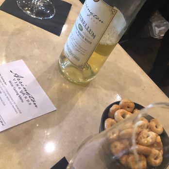 Arrington Vineyards - Wine Tasting Room Near Me - Arrington, Tennessee