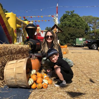 La Crescenta Pumpkin Patch - Pumpkin Patches Near Me - La Crescenta-Montrose, California La Crescenta Pumpkin Patch - Pumpkin Patches Near Me - La Crescenta-Montrose, California