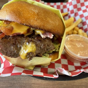 RJ Grill - Bacon Cheeseburger - Breakfast & Brunch Near Me - Bountiful, Utah RJ Grill - Bacon Cheeseburger - Breakfast & Brunch Near Me - Bountiful, Utah