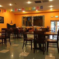 Mi Canton Restaurant - Plenty of seating