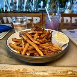 Independent Brewing Company - Large fries + aioli