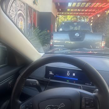 Dave's Hot Chicken - Chicken Shop Near Me - Ontario, California