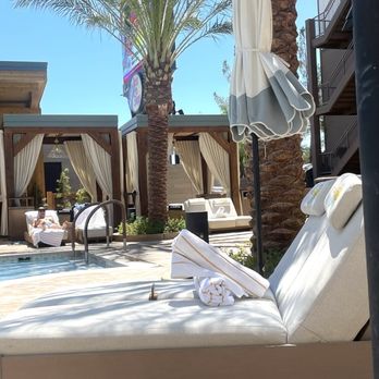 Silverton Casino - Daybed - Hotels Near Me - Las Vegas, Nevada Silverton Casino - Daybed - Hotels Near Me - Las Vegas, Nevada
