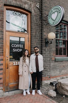 Louie Coffee Shop by null