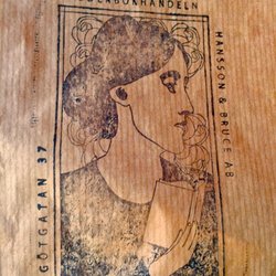Söderbokhandeln - To bring your book home with.