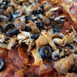 Abby's Legendary Pizza - Close-up of Abby's Special. Husband loves this kind!