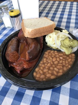 Charlie's Bar B Que & Catering by null