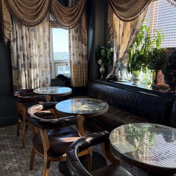 Hot Tin - Cocktail Bars Near Me - New Orleans, Louisiana