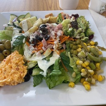 Honey's Bee'Stro - Salad Near Me - Brenham, Texas