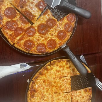 Windy City Pizza - 11 inch pepperoni and cheese pizzas - Pizza Near Me - Delray Beach, Florida Windy City Pizza - 11 inch pepperoni and cheese pizzas - Pizza Near Me - Delray Beach, Florida