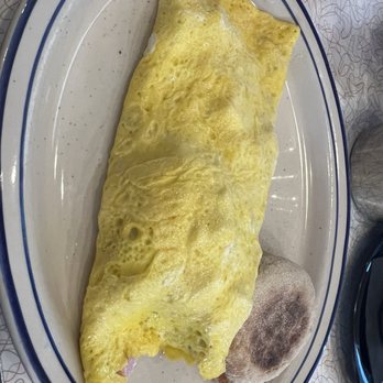 Honey Butter's Kitchen - Lumberjack Omelette - American Near Me - Williamsburg, Virginia Honey Butter's Kitchen - Lumberjack Omelette - American Near Me - Williamsburg, Virginia