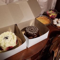 White chocolate raspberry cake & chocolate mouse cake from Rustika