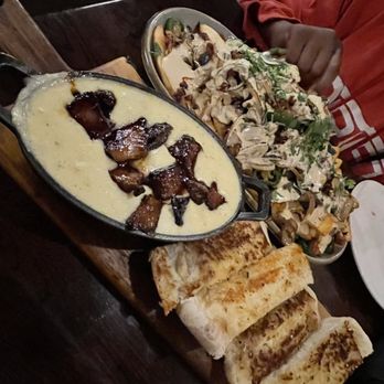 The Iron Cactus - Tasty appetizers all around !!!! - Cocktail Bars Near Me - Lancaster, California