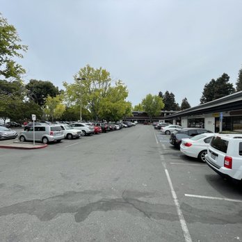 Chaats And Currys - Parking lot (free guest parking) - Indian Near Me - Sunnyvale, California