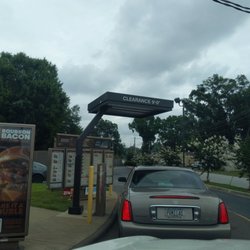 Wendy's - Sloowwww drive thru...