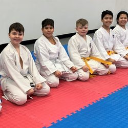 USA Karate Clubs - Beginners waiting to train