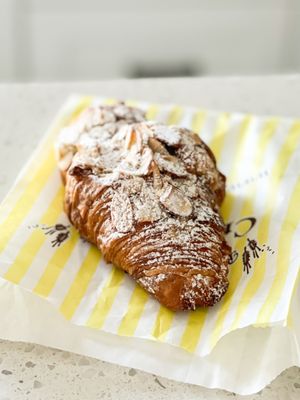 Cream Pan Bakery Lomita by null