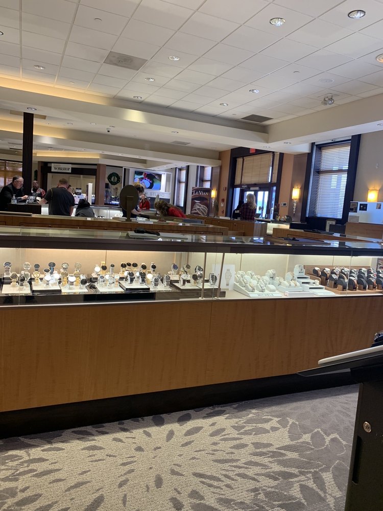 JARED GALLERIA OF JEWELRYGLENDALE Updated September 2024 32 Photos