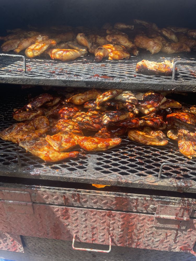 Fat Backs Soul Food & Bbq Logo