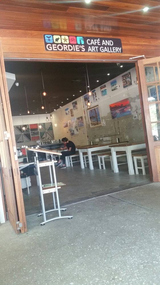 GEORDIE’S CAFE AND ART GALLERY Updated April 2024 Geordie Bay