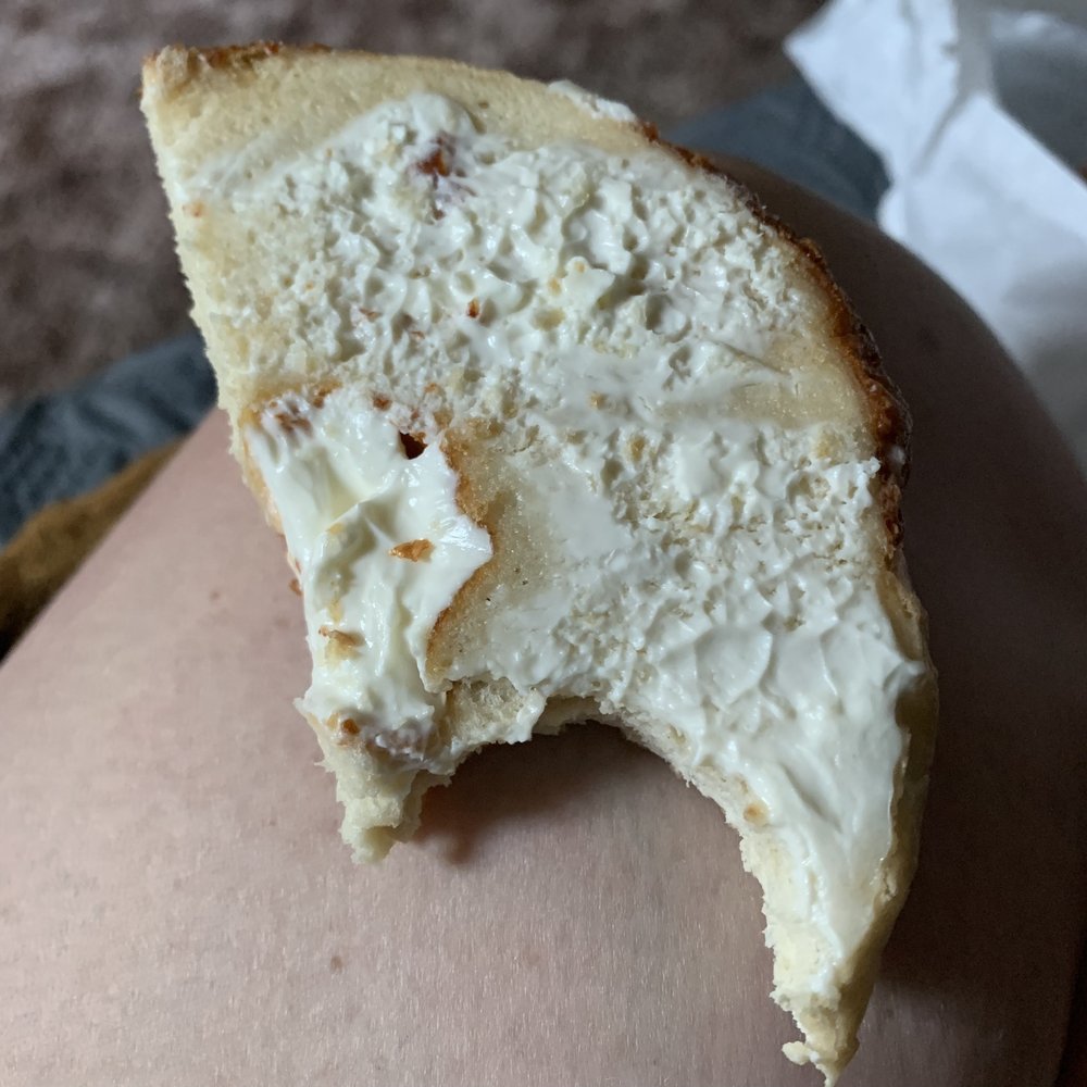 Hardly any cream cheese:( Hardly any cream cheese:(