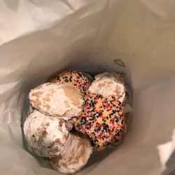 Vaccaros Italian Pastry Shop - 1 Pound of Cookies