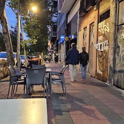 Las Delicias - Sidewalk dining