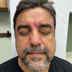 Men's eyebrow wax-keeping it masculine