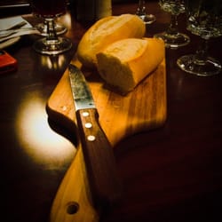 Resto Famillia - Amazing hot bread