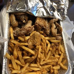 JJ Fish and Chicken - Chicken Wings with Fries