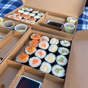 Hello Nori - 16 pieces deluxe cut rolls (Toro, Ora King Salmon, Crab, Spicy tuna) - Japanese Near Me - Vancouver, British Columbia Hello Nori - 16 pieces deluxe cut rolls (Toro, Ora King Salmon, Crab, Spicy tuna) - Japanese Near Me - Vancouver, British Columbia