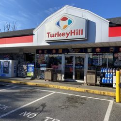 Turkey Hill - Store front. Clean and bright and well stocked.