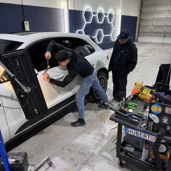 Dentless Touch Chicago - Mobile Dent Repair Near Me - Lombard, Illinois