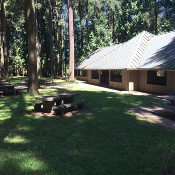 Leverich Park - Picnic shelter and tables - Parks Near Me - Vancouver, Washington