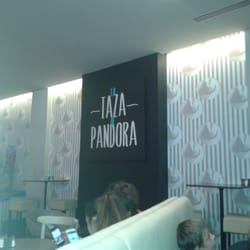 La Taza de Pandora - El logotipo en el salon interior