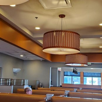 IHOP - A few people - Breakfast & Brunch Near Me - Joplin, Missouri