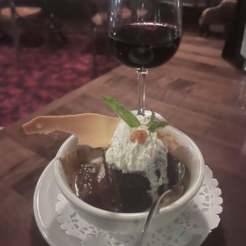 The Henry House - The warm gingerbread with caramel sauce - Pubs Near Me - Halifax, Nova Scotia