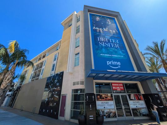 Burbank Town Center by null